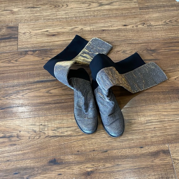 Stuart Weitzman 50/50 over the knee boots - Picture 6 of 9